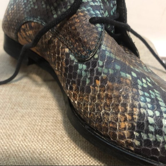 HOTIC Women's almond toe Snakeskin oxfords - Picture 7 of 10